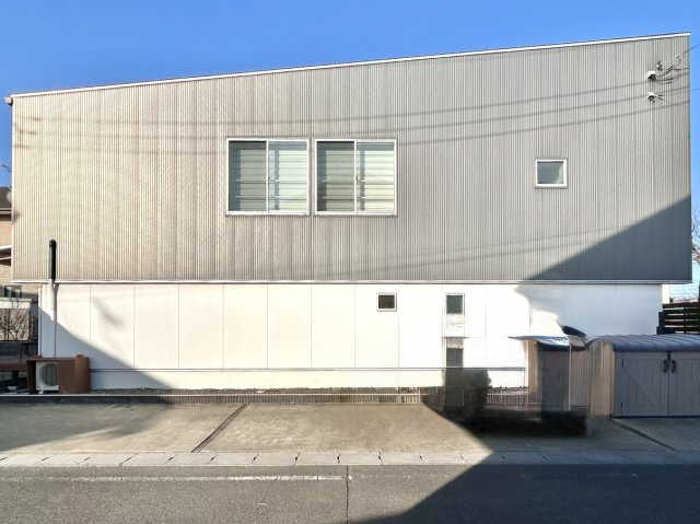 【中古戸建】太田市下浜田町の外観|■外観｜土日のご見学はもちろん、平日・夜間のご案内も大歓迎です♪「今から見たい」や「仕事終わりに見たい」にもご対応できますのでお気軽にお問い合わせください♪