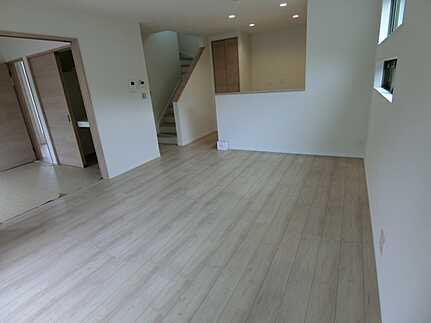 安佐南区西原2丁目の前面道路含む現地写真
