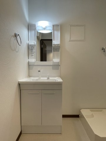 多摩市和田のアパートの洗面所