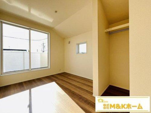 知多郡武豊町大字冨貴字市場　全3棟　1号棟の洋室|洋室5.06帖♪（南側）