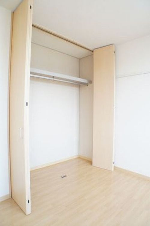 クールプレーヌAの収納|南側洋室収納