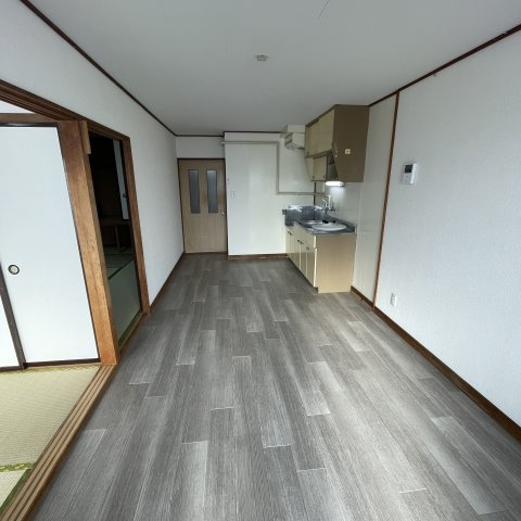 めぐみマンションの居間・リビング