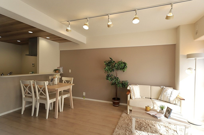 【居間・リビング】 | 長居公園ハウス | 【LDK：約12.6帖】