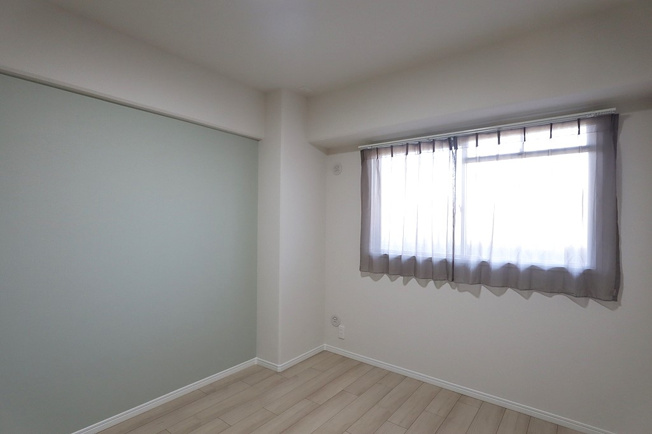 【子供部屋】 | 長居公園ハウス | 【洋室5.2帖】