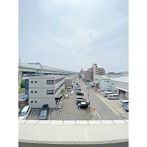 MIDORIビルの外観
