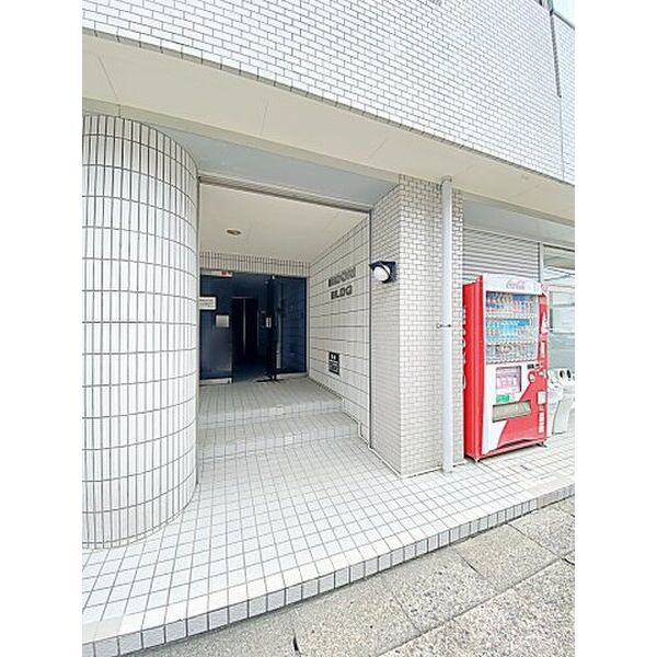 MIDORIビルの外観