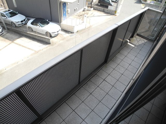ディアスドミール　E棟のバルコニー