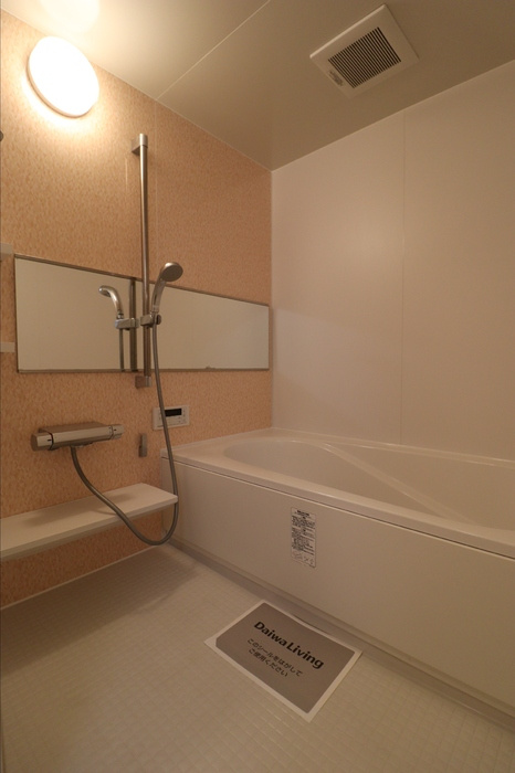 アンリ．Ｄの浴室