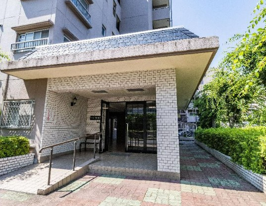 【中古マンション】エンゼルパークサイド鶴ヶ島のエントランス|綺麗に保たれたエントランスです☆