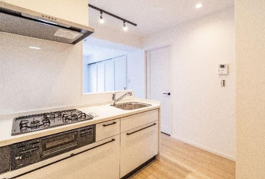 【中古マンション】エンゼルパークサイド鶴ヶ島のキッチン|新品のシステムキッチンです！