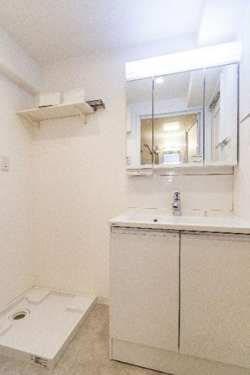 【中古マンション】エンゼルパークサイド鶴ヶ島の独立洗面台|水回りが新品だと気持ちよく生活を始めていただけますね！