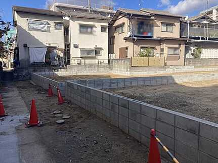 安佐南区西原2丁目の前面道路含む現地写真