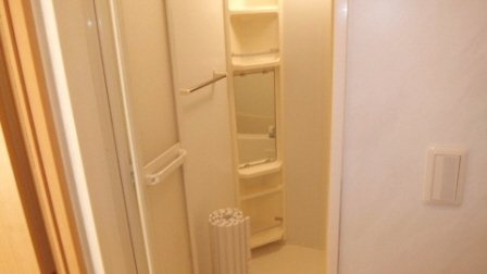 ルポゼ東中山の設備|お風呂に鏡が有ります