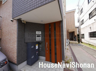 【エントランス】