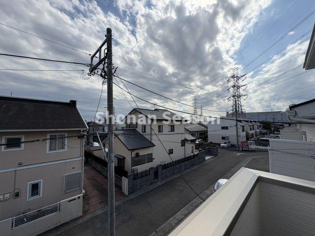 【バルコニー】 | 穏やかで落ち着いた暮らしが実現できる閑静な住宅街にございます♪