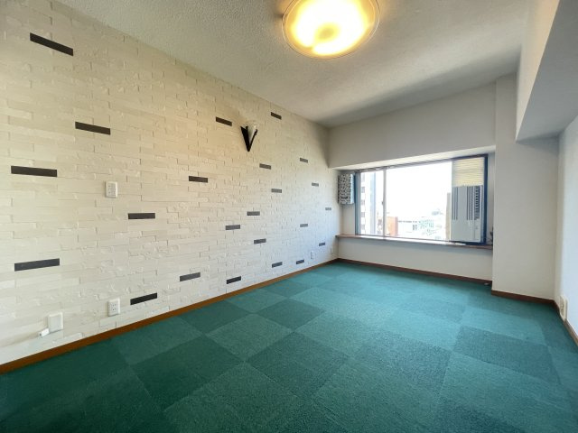 山王アーバンライフの洋室
