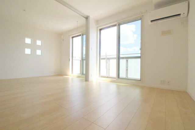 コントレール高師浜の居間・リビング