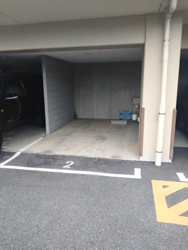 府中市押立町４丁目の中古マンションの駐車場