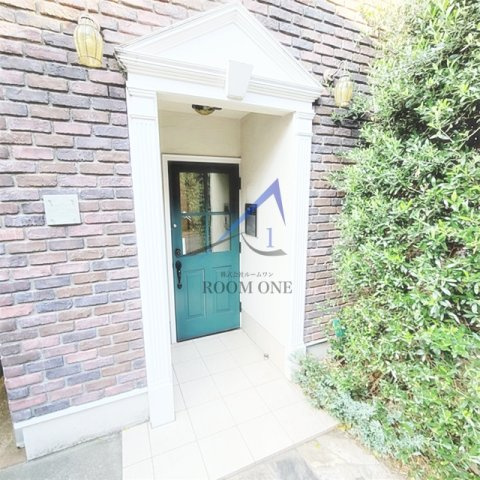 レジェンド東神奈川壱番館のエントランス|エントランスです。