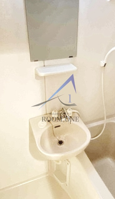 レジェンド東神奈川壱番館の洗面所|洗面台です。