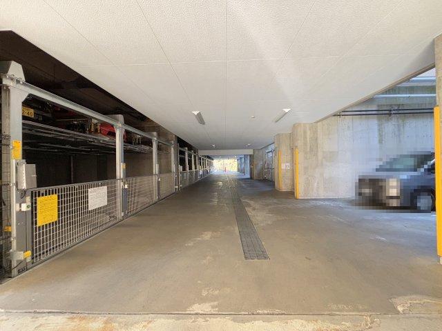 敷地内駐車場は空きがあります（2026年1月現在、車種制限あり）