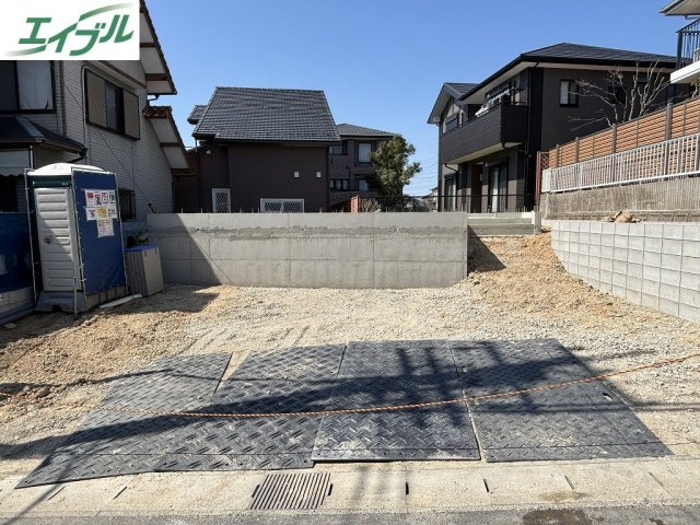 小牧市小松寺１丁目　新築戸建の外観|名鉄小牧線「味岡」駅　徒歩１０分。
商業施設＆小・中学校近く。