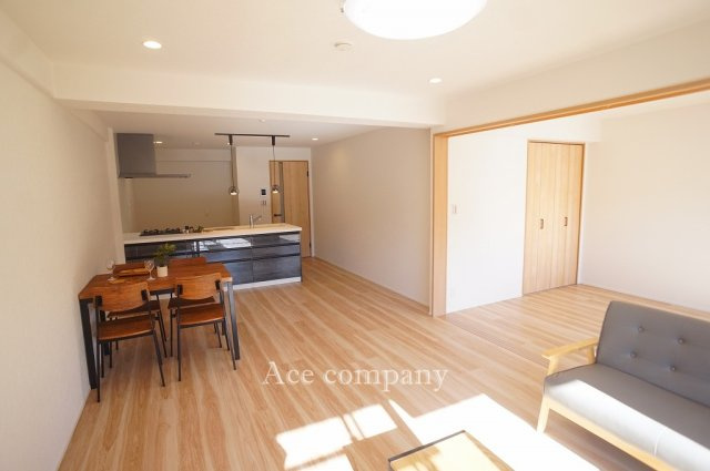 【居間・リビング】の画像