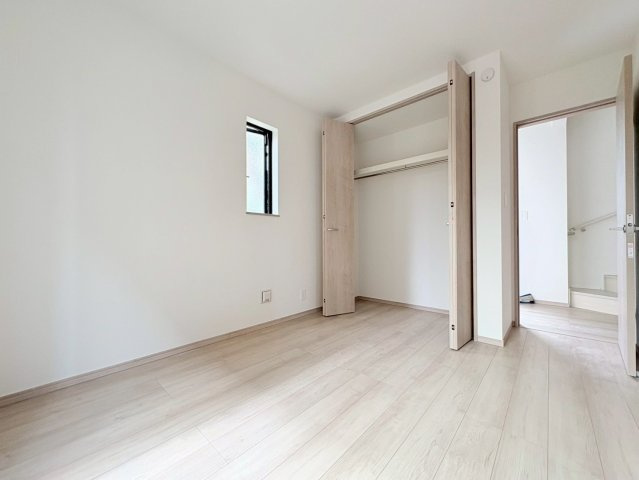 【商談中】ハートフルタウン　江南市赤童子町2期　全1区画分譲の寝室|すべての居室にはたっぷり収納できる大型クローゼットを設置しています。