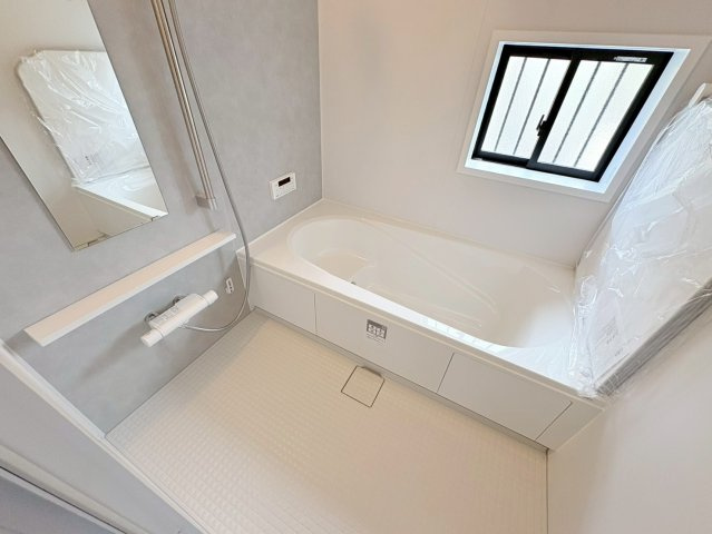 【商談中】ハートフルタウン　江南市赤童子町2期　全1区画分譲の浴室|明るく清潔なバスルームで、保温浴槽を使用しており４時間たっても湯温低下は約2.5度の省エネ仕様です。