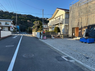 【前面道路含む現地写真】
