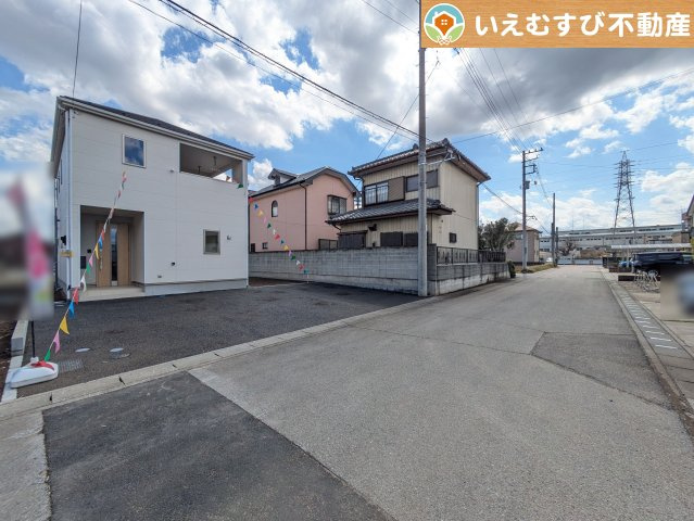 Cradle garden　本庄市下野堂第5の前面道路含む現地写真|充分な広さの前面道路
間口が広くお車の出し入れも問題なく行えるスペースが確保されています♪