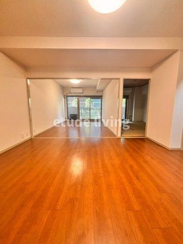 クレール和光の居間・リビング