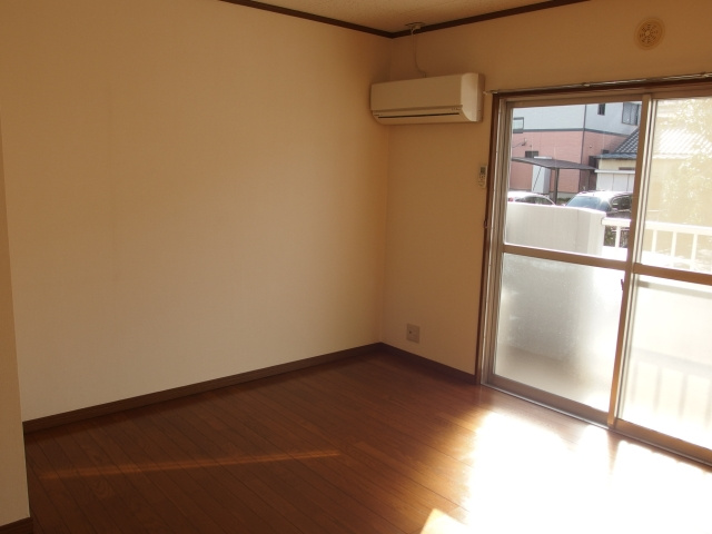 ハイツＭＯの居間・リビング