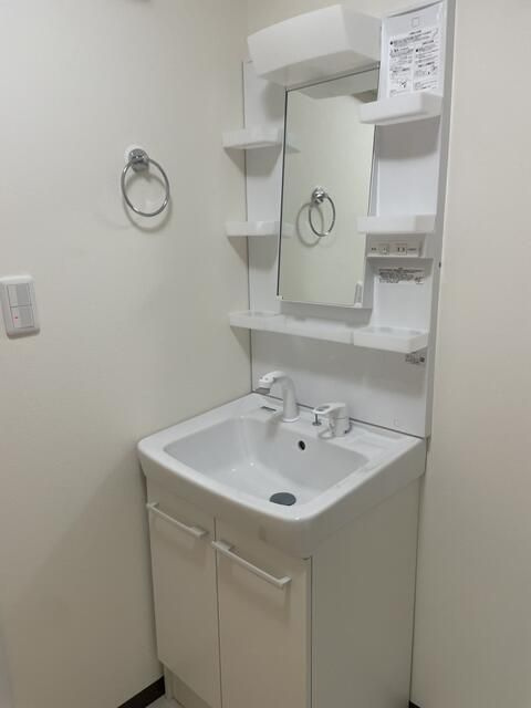 サンライズ市川の独立洗面台