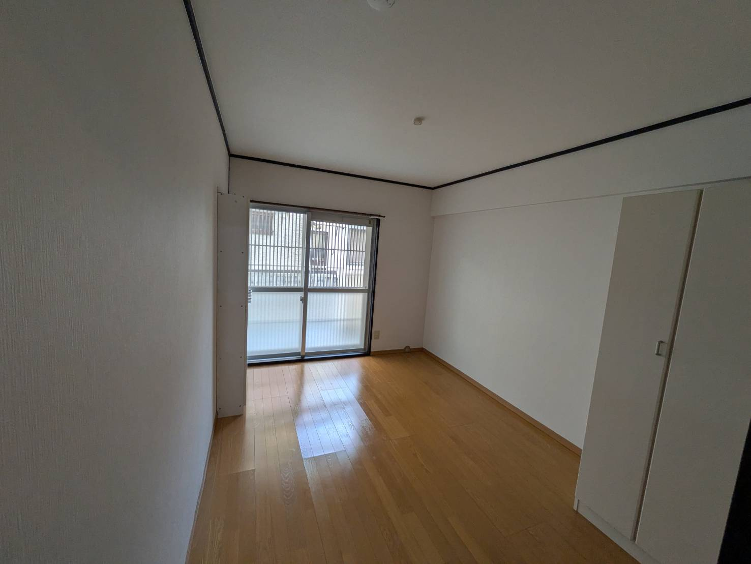 マンション朝霧3号館の洋室