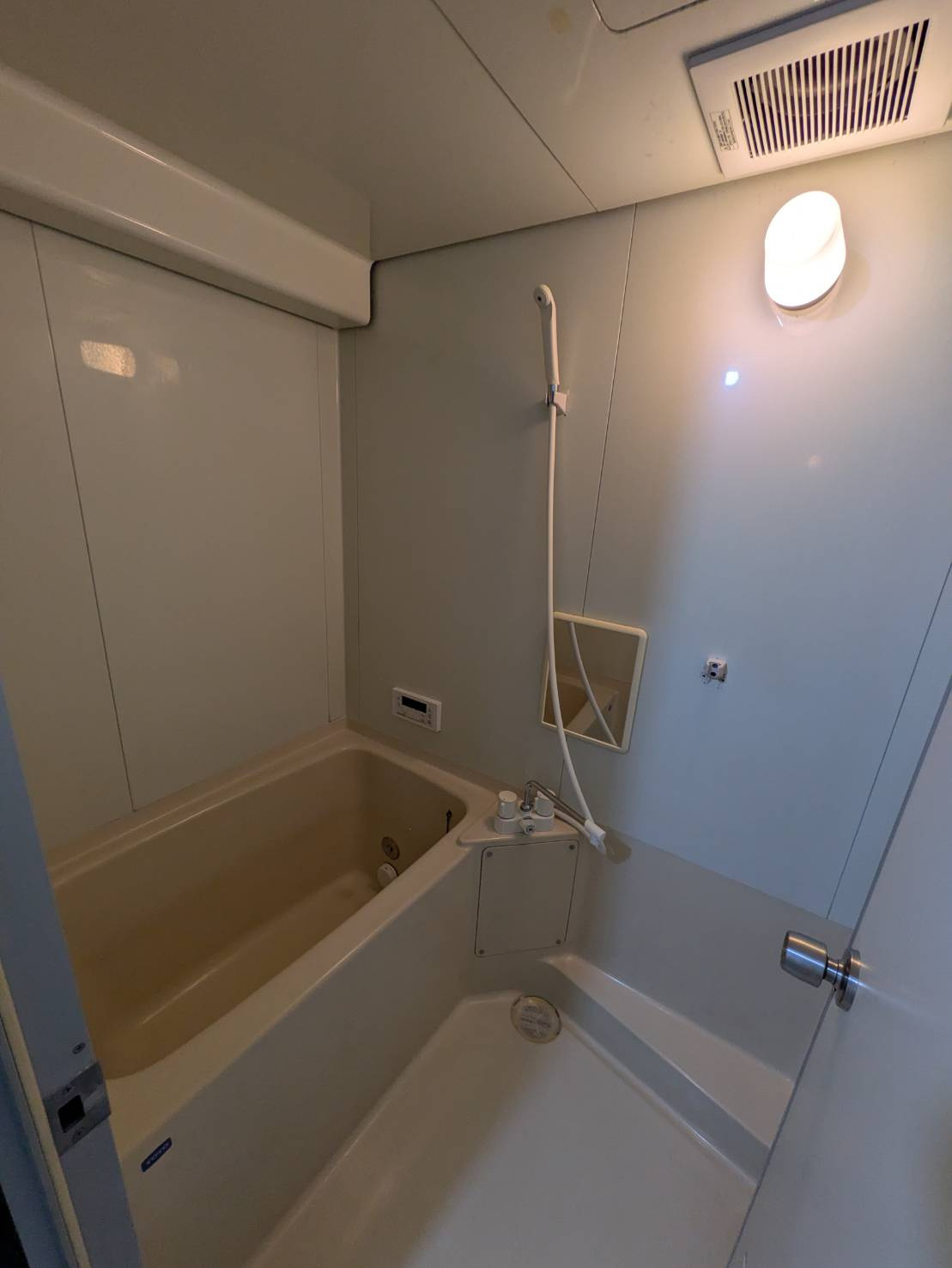 マンション朝霧3号館の浴室