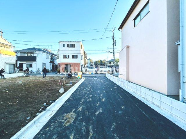 江戸川区南小岩2丁目新築分譲住宅の前面道路含む現地写真|全面道路
