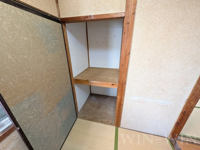 中浜町167番貸家群の収納