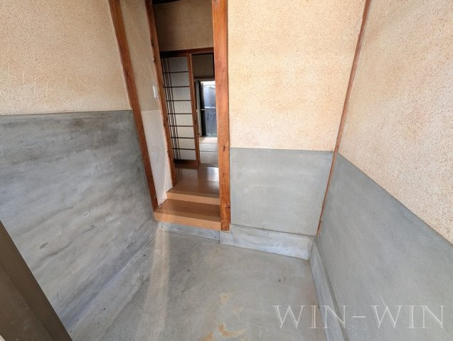 中浜町167番貸家群の玄関