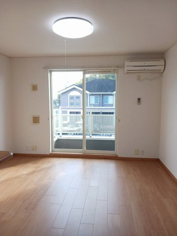 メゾン　アンソレイエＮ　　 刈谷市近郊の賃貸はクラスホーム刈谷店の居間・リビング|ゆったりとした居間です