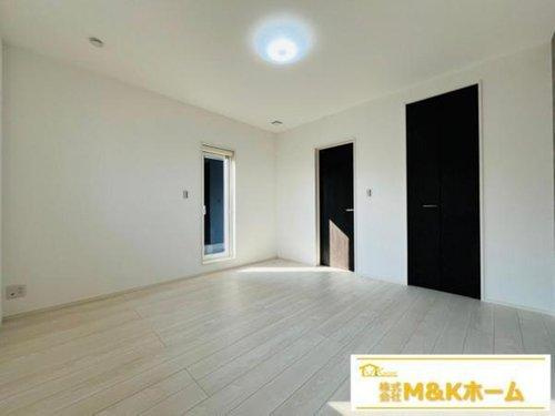 知多郡武豊町字梨子ノ木2丁目　全4棟　1号棟の洋室|洋室8帖♪　主寝室におすすめです☆