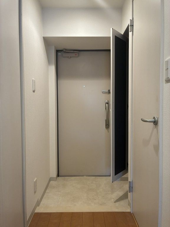 エム スクエアの玄関