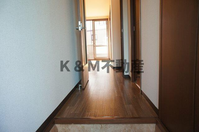 グランシード　Ｃ棟の内装|明るい室内です