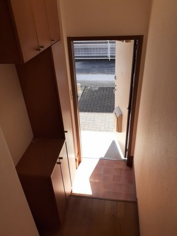 グリーンハイツ　Ａ　　 刈谷市近郊の賃貸はクラスホーム刈谷店の玄関|明るい玄関です