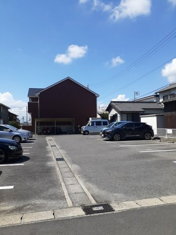 グリーンハイツ　Ａ　　 刈谷市近郊の賃貸はクラスホーム刈谷店の駐車場|車をお持ちの方に嬉しい駐車場付きの物件です