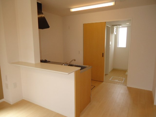 グロリアス　　 刈谷市近郊の賃貸はクラスホーム刈谷店の居間・リビング|カウンターキッチン（イメージ）