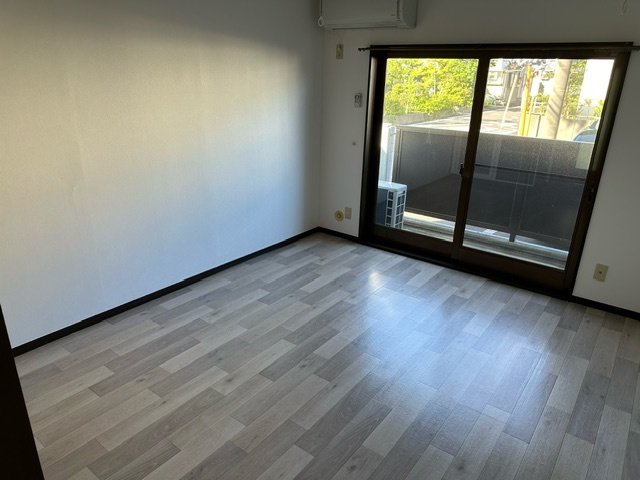 ベロウサンハイツの居間・リビング