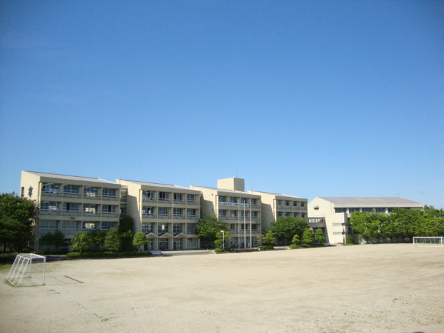 ロイヤルヒルズ向陽Ａ　　 刈谷市近郊の賃貸はクラスホーム刈谷店の周辺|中央中学校まで320ｍ