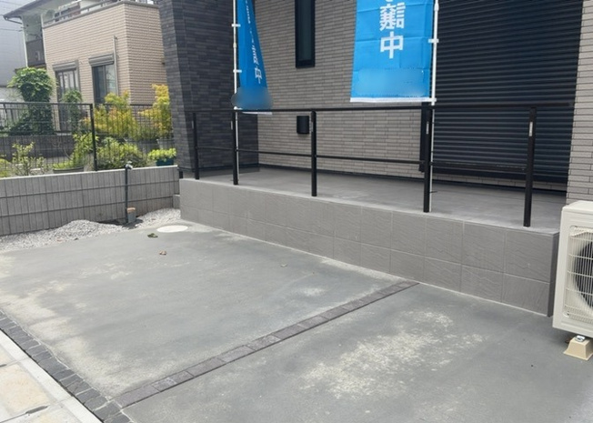 【庭】 | 庭があることでガーデニングや家庭菜園はもちろん、こどもの遊び場やペットを放して遊ぶことができます。また、家の周囲に余裕があるということです。隣地との間があれば、十分な日当たりと、風通しが確保できます。