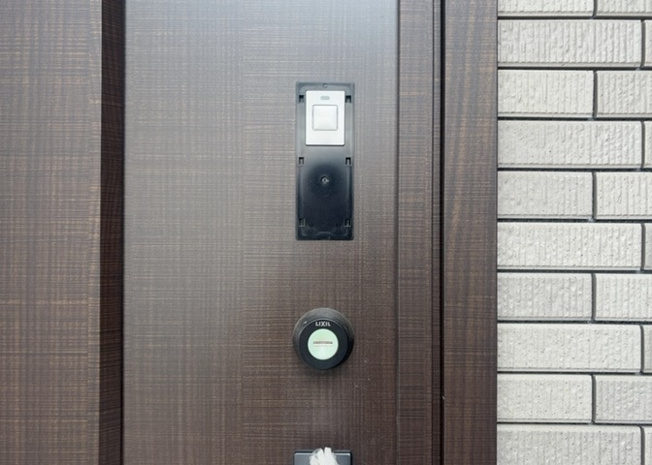 【防犯設備】 | 当然のことではありますが、オートロックやセンサーライト、ホームセキュリティーなどの防犯設備があれば、小さいお子様がいるご家庭も安心ですよね！まず物件購入の際は、防犯設備もチェックするようにしましょう。